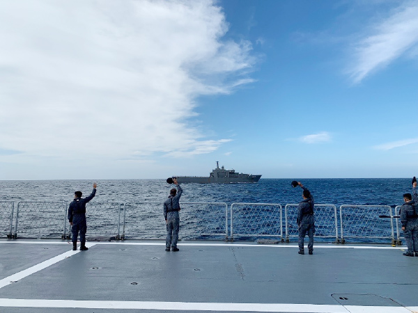 RSS ENDEAVOUR OF THE REPUBLIC SINGAPORE NAVY CONDUCTS PASSAGE EXERCISE WITH KDB DARUTTAQWA