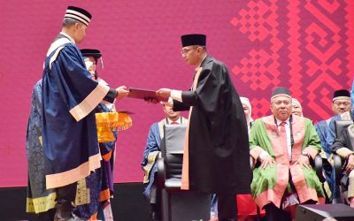 GRADUATION CERTIFICATES PRESENTED TO ROYAL BRUNEI ARMED FORCES OFFICERS AT THE 37TH UBD CONVOCATION