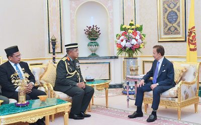 HIS MAJESTY THE SULTAN AND YANG DI-PERTUAN OF BRUNEI DARUSSALAM RECEIVES IN AUDIENCE THE CHIEF OF DEFENCE FORCE, MALAYSIAN ARMED FORCES AND  HER MAJESTY DULI RAJA ISTERI RECEIVES IN AUDIENCE THE SPOUSE OF THE CHIEF OF DEFENCE FORCE, MALAYSIAN ARMED FORCES