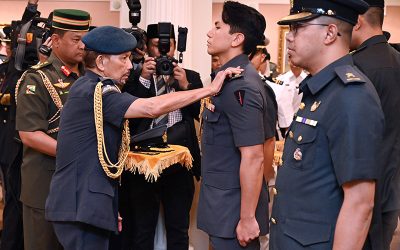 HIS MAJESTY THE SULTAN AND YANG DI-PERTUAN OF NEGARA BRUNEI DARUSSALAM CONFERS RANK INSIGNIA OF LIEUTENANT COLONEL TO HIS ROYAL HIGHNESS 920 MAJOR (UDARA) PRINCE ‘ABDUL MATEEN
