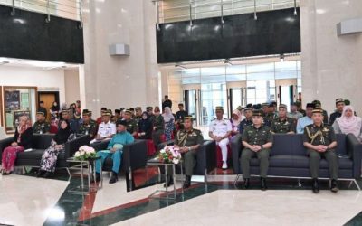 MINISTRY OF DEFENCE OFFICERS AND PERSONNEL RECEIVE DATES AS A PERSONAL GIFT FROM HIS MAJESTY THE SULTAN AND YANG DI-PERTUAN OF BRUNEI DARUSSALAM