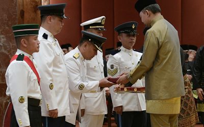 HIS MAJESTY THE SULTAN AND YANG DI-PERTUAN OF BRUNEI DARUSSALAM BESTOWS STATE HONORARY MEDALS TO OFFICERS AND PERSONNEL OF THE MINISTRY OF DEFENCE