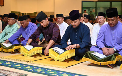 HIS ROYAL HIGHNESS PRINCE HAJI AL-MUHTADEE BILLAH, THE CROWN PRINCE AND SENIOR MINISTER AT THE PRIME MINISTER’S OFFICE ATTENDS A DOA KESYUKURAN CEREMONY IN CONJUNCTION WITH THE 65TH ANNIVERSARY OF THE ROYAL BRUNEI ARMED FORCES