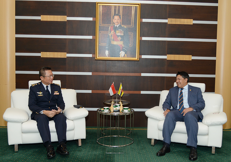 DEPUTY MINISTER OF DEFENCE RECEIVED FAREWELL CALL BY SINGAPORE’S CHIEF OF AIR FORCE