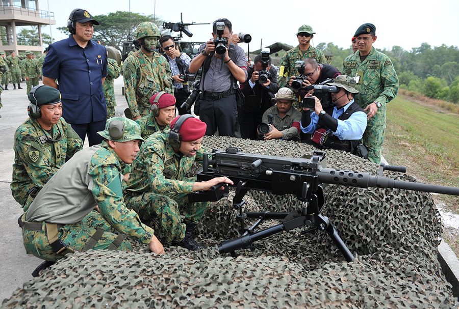 CROWN PRINCE VISITS EXERCISE HIKMAT BERSATU V