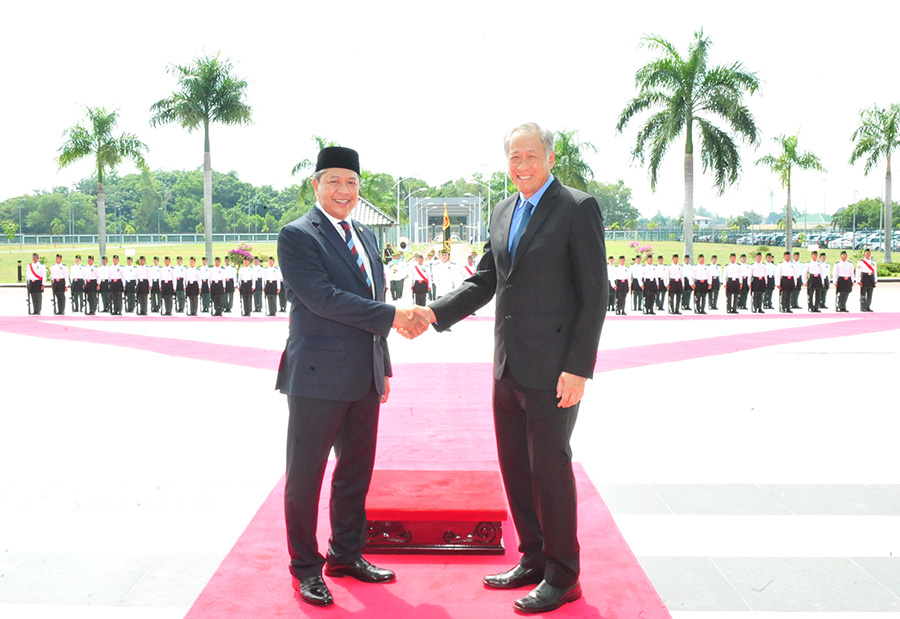 VISIT BY THE MINISTER FOR DEFENCE, REPUBLIC OF SINGAPORE TO BRUNEI DARUSSALAM COMMEMORATING 4Oth ANNIVERSARY OF DEFENCE RELATIONS