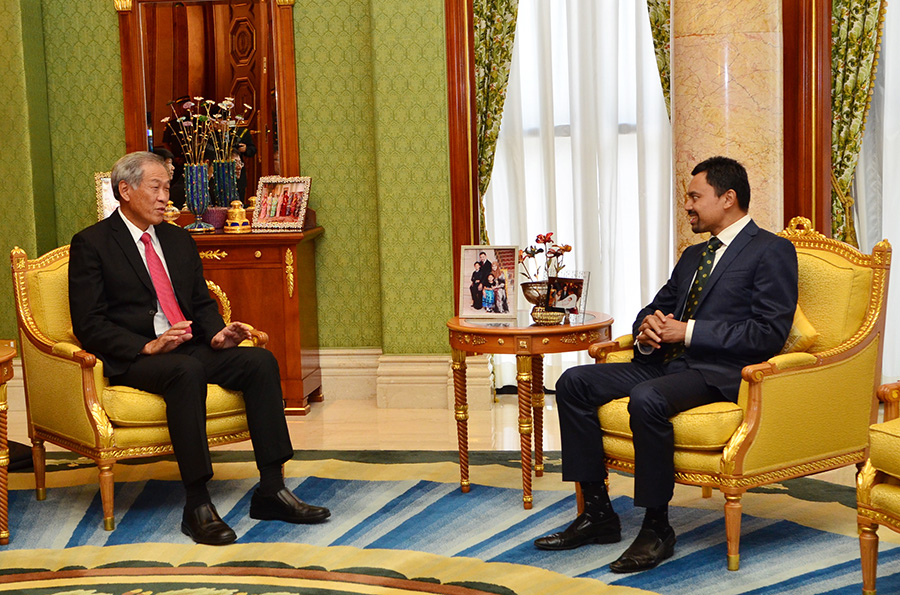 CROWN PRINCE RECEIVES IN AUDIENCE SINGAPORE’S MINISTER FOR DEFENCE