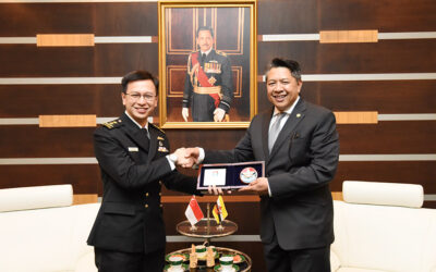 MINISTRY OF DEFENCE BRUNEI DARUSSALAM RECEIVES CALLS FROM SINGAPORE DEFENCE AND MILITARY OFFICIALS