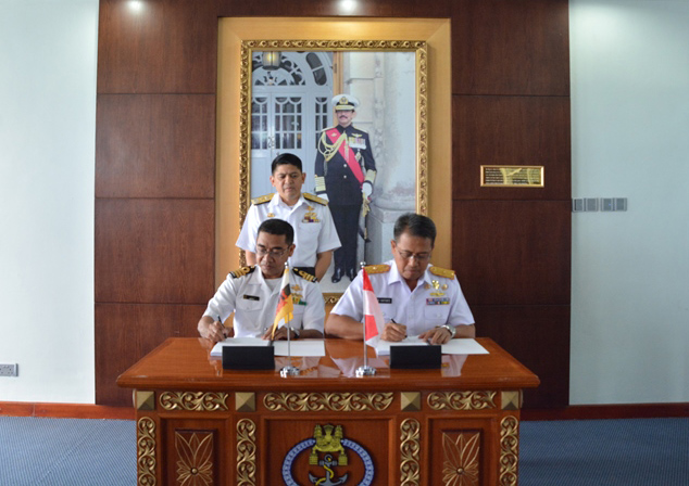 EXERCISE HELANG LAUT 17B/16