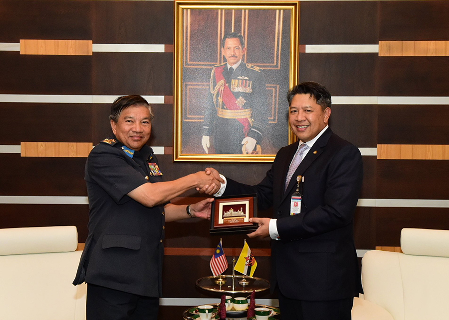 DEPUTY MINISTER OF DEFENCE RECEIVES FAREWELL CALL BY CHIEF OF THE ROYAL MALAYSIAN AIR FORCE