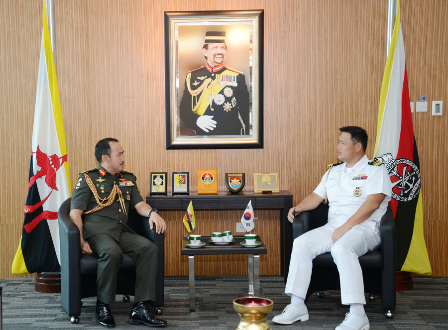 RBAF COMMANDER RECEIVED COURTESY CALL FROM THE DEFENCE ATTACHÉ OF THE REPUBLIC OF KOREA ACCREDITED TO BRUNEI DARUSSALAM