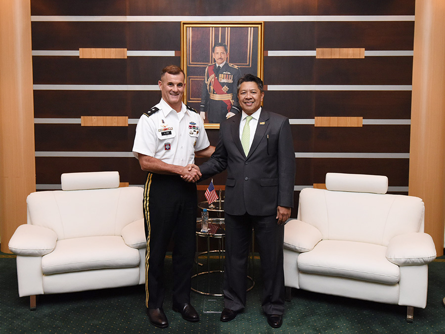DEPUTY MINISTER OF DEFENCE RECEIVES COURTESY CALL FROM DEPUTY COMMANDING GENERAL, UNITED STATES ARMY PACIFIC