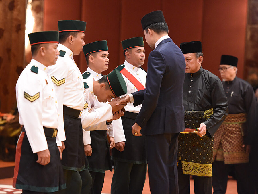 130 MINDEF & RBAF OFFICERS AND PERSONNEL RECEIVE HONORARY STATE MEDALS