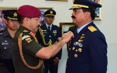 CHIEF OF STAFF OF INDONESIAN AIR FORCE AWARDED THE RBAirF HONORARY PILOT WING