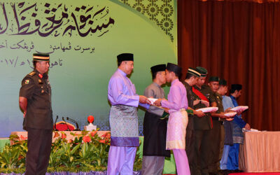 CERTIFICATE PRESENTATION CEREMONY FOR THE NATIONAL COMPETITION OF AL-QURAN MEMORISATION AND ITS UNDERSTANDING 1438 HIJRAH