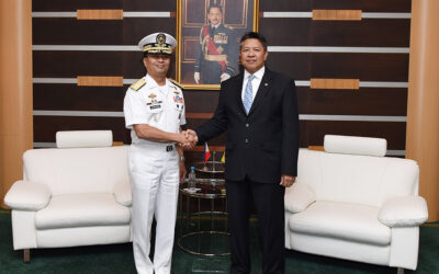 DEPUTY MINISTER OF DEFENCE RECEIVES INTRODUCTORY CALL FROM FLAG OFFICER IN COMMAND OF THE PHILIPPINE NAVY