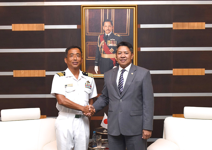 DEPUTY MINISTER OF DEFENCE RECEIVES COURTESY CALL FROM COMMANDER ESCORT DIVISION EIGHT OF THE JAPAN MARITIME SELF-DEFENCE FORCE