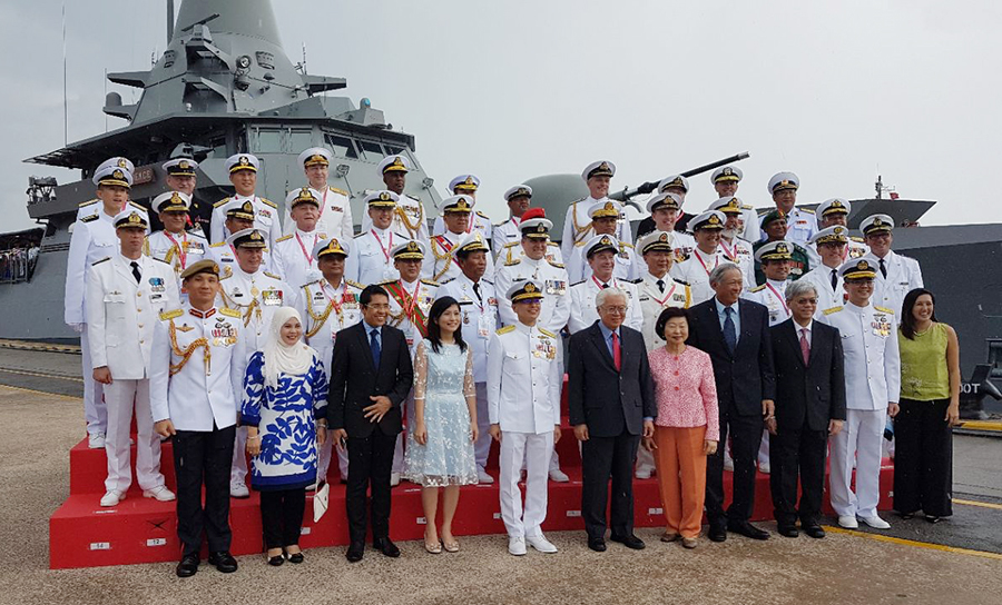 RBN COMMANDER ATTENDS THE INT’L MARITIME REVIEW AND INT’L MARITIME DEFENCE SHOW 2017