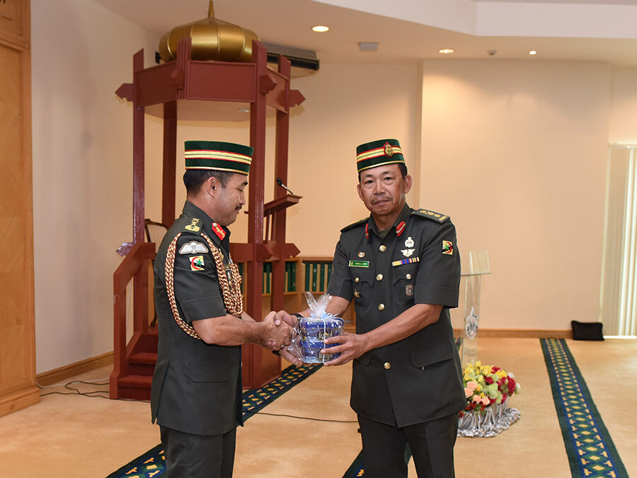RBAF OFFICERS AND PERSONNEL RECEIVE ‘KURMA KURNIA PERIBADI’