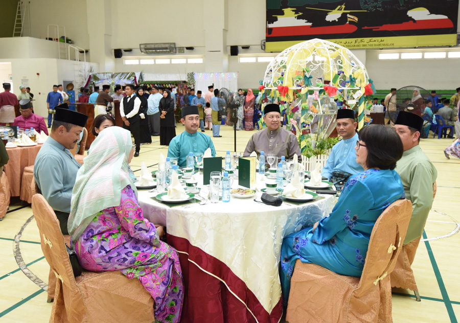 MINISTRY OF DEFENCE CELEBRATES RAYA IN ‘SUASANA KAMPONG’ THEME