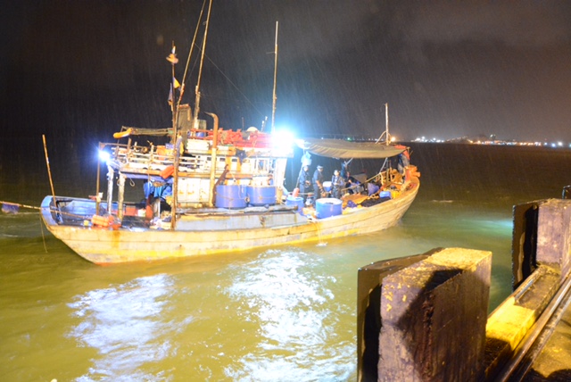 FOREIGN FISHING TRAWLER APPREHENDED FOR ILLEGAL FISHING