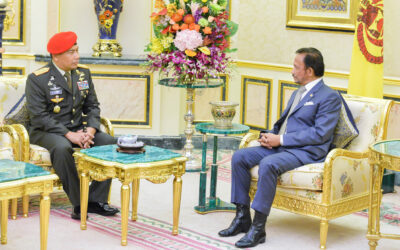 HIS MAJESTY THE SULTAN AND YANG DI-PERTUAN OF BRUNEI DARUSSALAM RECEIVES IN AUDIENCE COMMANDANT GENERAL OF KOPASSUS