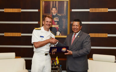 DEPUTY MINISTER OF DEFENCE RECEIVES COURTESY CALL FROM COMLOG WESTPAC