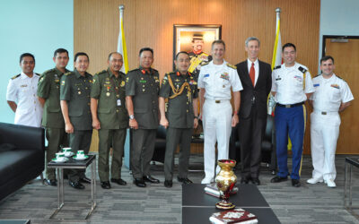 RBAF COMMANDER RECEIVES COURTESY CALL FROM COMLOG WESTPAC