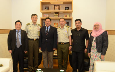 OUTGOING SINGAPORE DEFENCE ADVISER PAYS FAREWELL CALL