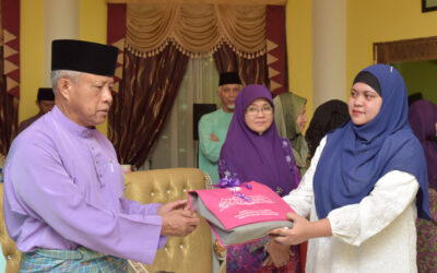 MINISTER OF DEFENCE II ATTENDS A CONVERSION CEREMONY