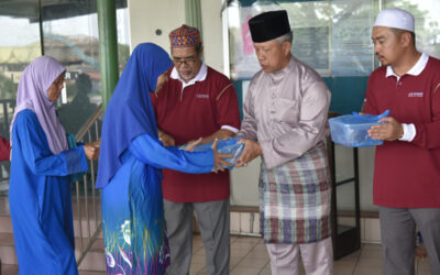 MEMBERS OF KAMPONG KILANAS MOSQUE TAKMIR COMMITTEE HOLD KORBAN CEREMONY
