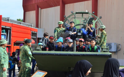 YAYASAN SULTAN HAJI HASSANAL BOLKIAH PRIMARY SCHOOL STUDENTS VISITS ROYAL BRUNEI LAND FORCE