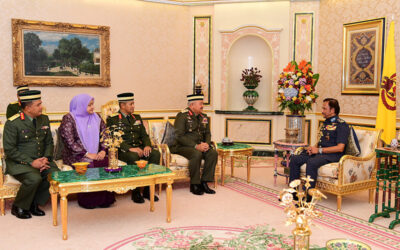 HIS MAJESTY THE SULTAN AND YANG DI-PERTUAN OF BRUNEI DARUSSALAM RECEIVES IN AUDIENCE THE CHIEF OF DEFENCE FORCE OF MALAYSIA
