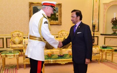 HIS MAJESTY THE SULTAN AND YANG DI-PERTUAN OF BRUNEI DARUSSALAM RECEIVES IN AUDIENCE VICE CHIEF OF THE DEFENCE STAFF OF THE UNITED KINGDOM