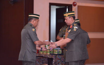 RBAF OFFICERS AND PERSONNEL RECEIVE ‘KURMA KURNIA PERIBADI’