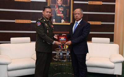 MINISTRY OF DEFENCE RECEIVES COURTESY CALL FROM DEPUTY COMMANDER IN CHIEF, ROYAL CAMBODIAN ARMED FORCES AND COMMANDER OF THE ROYAL CAMBODIAN ARMY