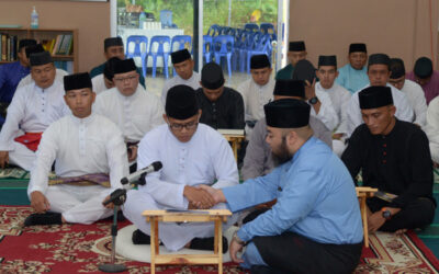 ROYAL BRUNEI LAND FORCE PERSONNEL EMBRACES ISLAM