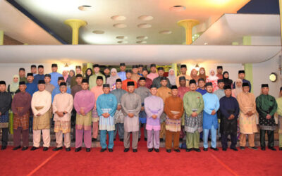 IFTAR WITH FORMER COMMANDANTS AND COMMANDING OFFICERS OF TRAINING INSTITUTE, ROYAL BRUNEI ARMED FORCES 1442H/ 2021M
