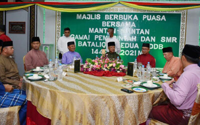 ROYAL BRUNEI LAND FORCE HELD IFTAR WITH FORMER COMMANDING OFFICERS AND REGIMENT SERGEANT MAJOR