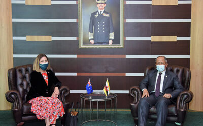 MINISTER OF DEFENCE II RECEIVES FAREWELL CALL FROM OUTGOING AUSTRALIAN HIGH COMMISSIONER TO BRUNEI DARUSSALAM