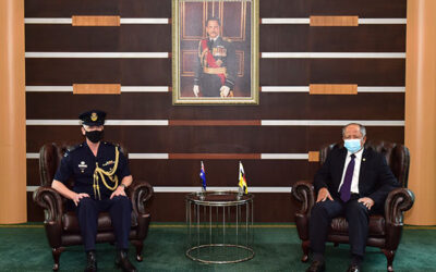 MINISTER OF DEFENCE II RECEIVES INTRODUCTORY CALL FROM AUSTRALIAN DEFENCE ADVISER TO BRUNEI DARUSSALAM