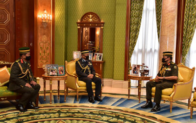 HIS ROYAL HIGHNESS PRINCE HAJI AL-MUHTADEE BILLAH, THE CROWN PRINCE AND SENIOR MINISTER AT THE PRIME MINISTER’S OFFICE RECEIVES IN AUDIENCE THE OUTGOING AND NEWLY APPOINTED ROYAL BRUNEI ARMED FORCES COMMANDER
