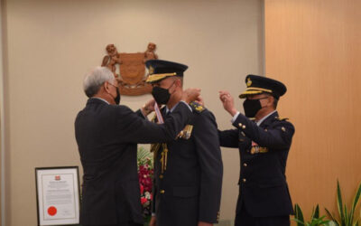 COMMANDER OF ROYAL BRUNEI AIR FORCE RECEIVES MERITORIOUS SERVICE MEDAL (MILITARY)