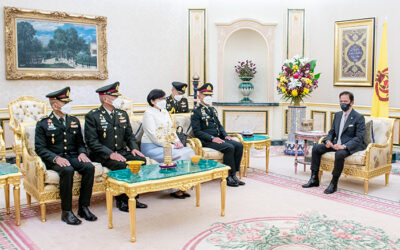 HIS MAJESTY THE SULTAN AND YANG DI-PERTUAN OF BRUNEI DARUSSALAM RECEIVES IN AUDIENCE THE CHIEF OF DEFENCE FORCES, ROYAL THAI ARMED FORCES AND HER MAJESTY DULI RAJA ISTERI RECEIVES IN AUDIENCE THE SPOUSE OF THE CHIEF OF DEFENCE FORCES, RTAF