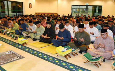 HIS ROYAL HIGHNESS PRINCE HAJI AL-MUHTADEE BILLAH,   THE CROWN PRINCE AND SENIOR MINISTER AT THE PRIME MINISTER’S OFFICE ATTENDS A DOA KESYUKURAN CEREMONY IN CONJUNCTION WITH THE 62nd ANNIVERSARY OF THE ROYAL BRUNEI ARMED FORCES