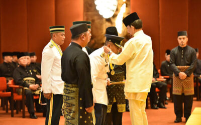 HIS MAJESTY BESTOWS STATE DECORATIONS TO MINDEF OFFICERS AND PERSONNEL