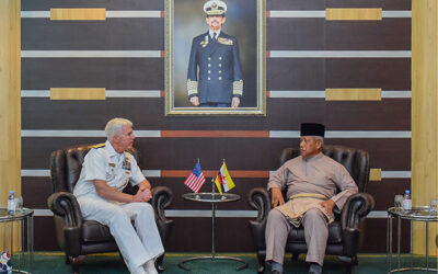 THE MINISTER AT THE PRIME MINISTER’S OFFICE AND MINISTER OF DEFENCE II RECEIVES COURTESY CALL FROM COMMANDER OF THE UNITED STATES SEVENTH FLEET
