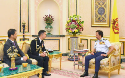 HIS MAJESTY THE SULTAN AND YANG DI-PERTUAN OF NEGARA BRUNEI DARUSSALAM RECEIVES IN AUDIENCE THE CHIEF OF DEFENCE FORCE, SINGAPORE ARMED FORCES AND HER MAJESTY DULI RAJA ISTERI RECEIVES IN AUDIENCE THE SPOUSE OF THE CHIEF OF DEFENCE FORCE, SAF