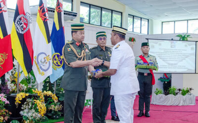 MINISTRY OF DEFENCE AND ROYAL BRUNEI ARMED FORCES OFFICERS AND PERSONNEL RECEIVE “KURMA KURNIA PERIBADI” KEBAWAH DULI YANG MAHA MULIA PADUKA SERI BAGINDA SULTAN AND YANG DI-PERTUAN NEGARA BRUNEI DARUSSALAM