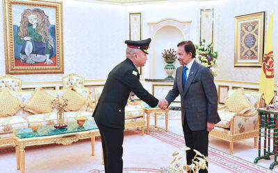 HIS MAJESTY THE SULTAN AND YANG DI-PERTUAN OF BRUNEI DARUSSALAM RECEIVES IN AUDIENCE THE CHIEF OF DEFENCE FORCE, ROYAL THAI ARMED FORCES AND HER MAJESTY DULI RAJA ISTERI RECEIVES IN AUDIENCE THE SPOUSE OF THE CHIEF OF DEFENCE FORCE, ROYAL THAI ARMED FORCE